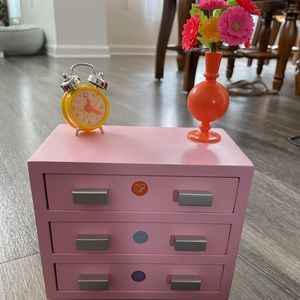 Bouquet Nightstand